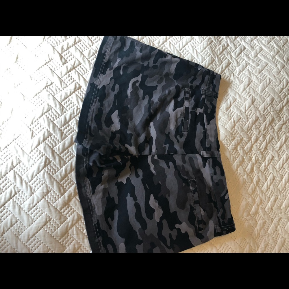 Trouser shorts - Picture 2 of 3